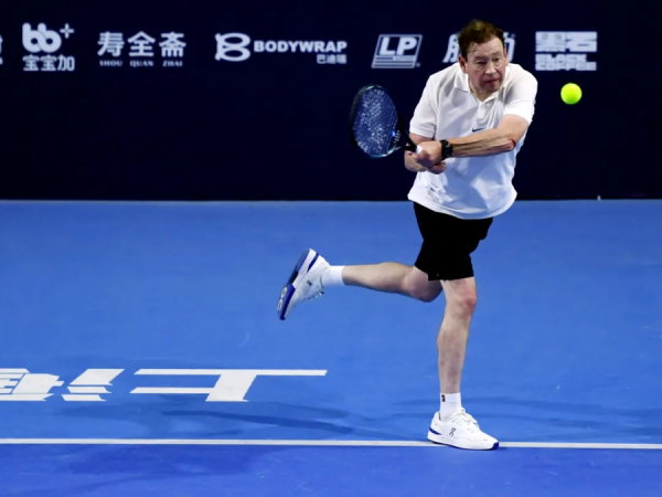 新宝配资 金秋申城，职业与民间网球大师赛“双赛辉映”